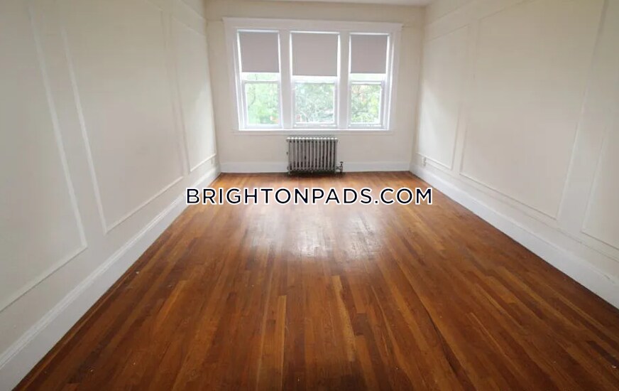 70 Chiswick Rd in Boston, MA - Building Photo