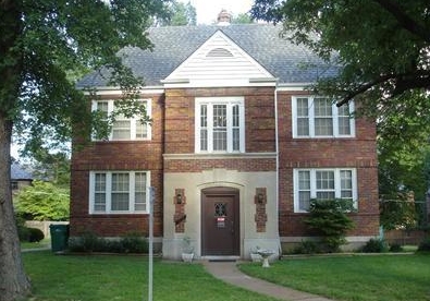 3938 Canterbury Dr in St. Louis, MO - Building Photo