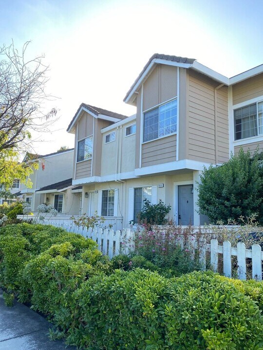 5111 Shalimar Cir in Fremont, CA - Building Photo