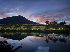 7007 Hawaii Kai Dr, Unit L21 in Honolulu, HI - Building Photo