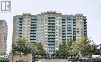 39 Oneida Crescent in Richmond Hill, ON - Building Photo