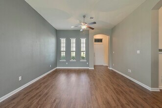 2133 Dumfries Dr in Bryan, TX - Building Photo - Building Photo