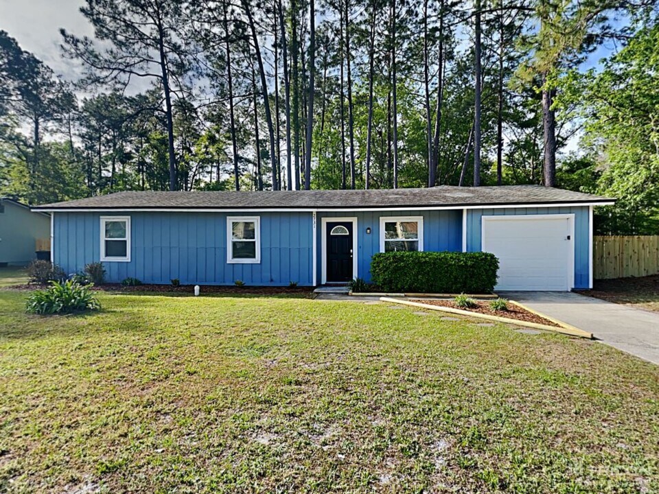 2731 Greenwood Ln W in Middleburg, FL - Building Photo