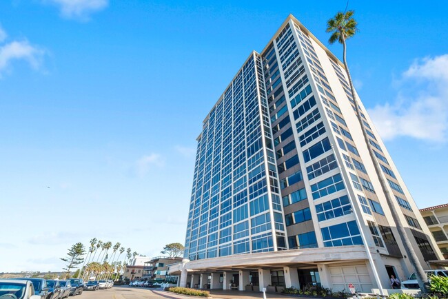 939 Coast Blvd in San Diego, CA - Building Photo - Building Photo