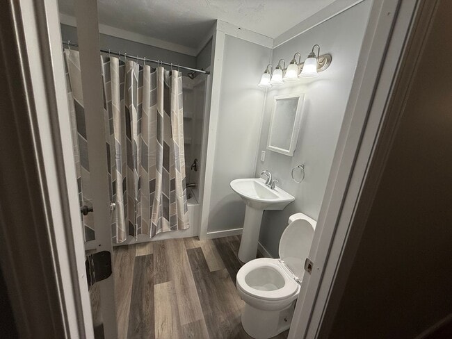 622 E Carpenter St in Iola, KS - Building Photo - Building Photo