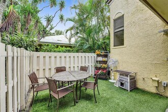 22322 Pineapple Walk Dr in Boca Raton, FL - Building Photo - Building Photo