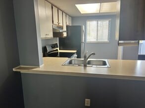 4535 Holly Tree Rd in Wilmington, NC - Foto de edificio - Building Photo