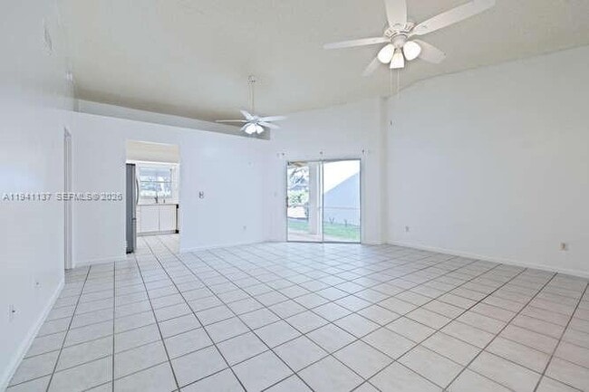 642 SE 22nd Dr in Homestead, FL - Building Photo - Building Photo