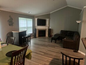 626 English Oak Cir in Moncks Corner, SC - Building Photo - Building Photo