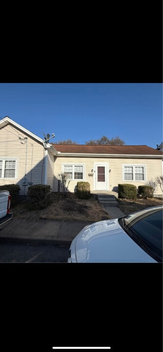 1023 Gladden St in Fairmont, WV - Building Photo
