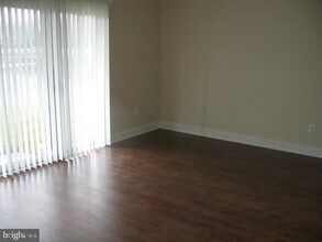 29-29-A E Daisy Ln in Mount Laurel, NJ - Building Photo - Building Photo