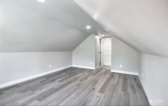 3577 E J St in Tacoma, WA - Foto de edificio - Building Photo