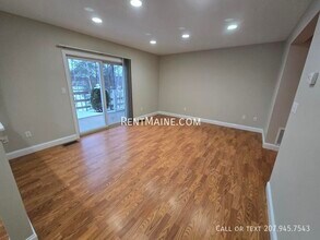 33 Burleigh Rd in Bangor, ME - Building Photo - Building Photo