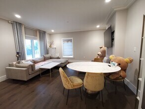 214 Market St, Unit 1 in Boston, MA - Building Photo - Building Photo