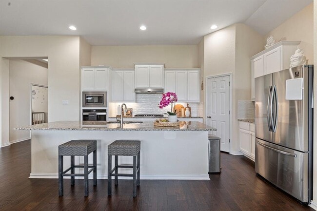 7716 Pace Ravine Dr in Lago Vista, TX - Building Photo - Building Photo