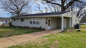 4204 Beauty Ln in St. Louis, MO - Building Photo