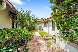 7880 Cummings Ln in Boca Raton, FL - Building Photo - Building Photo