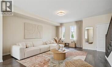 16 Utter Pl in Hamilton, ON - Building Photo - Building Photo