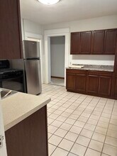 44 High St, Unit First floor in Wallingford, CT - Foto de edificio - Building Photo