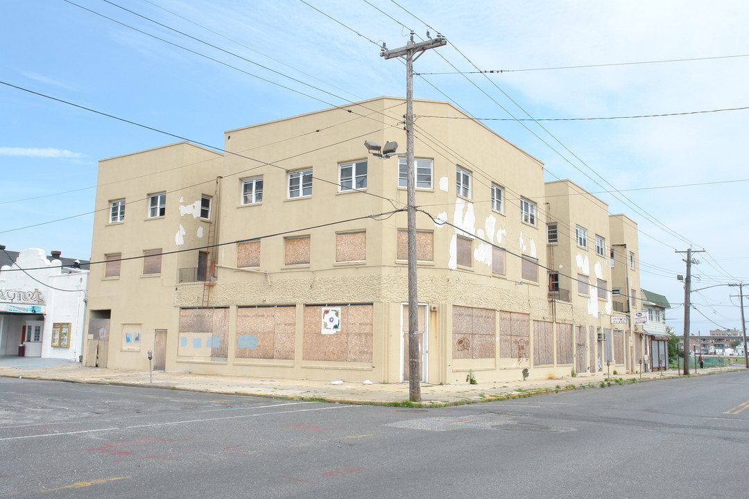 214 Kingsley St in Asbury Park, NJ - Building Photo