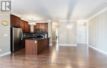 9245 Jane St in Vaughan, ON - Building Photo - Building Photo