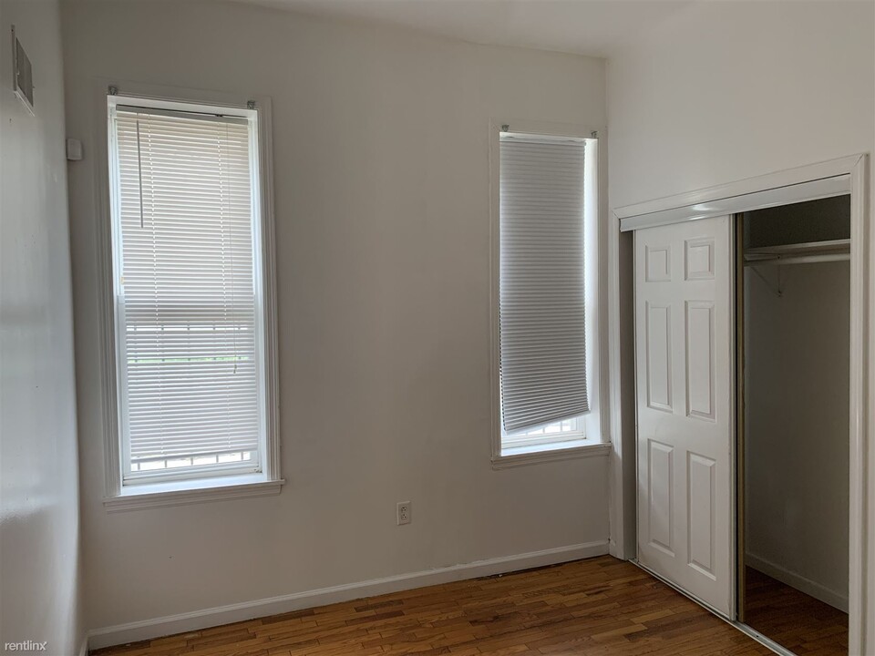 2034 N 18th St in Philadelphia, PA - Building Photo