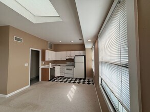 21 Linden St in Quincy, MA - Building Photo - Building Photo
