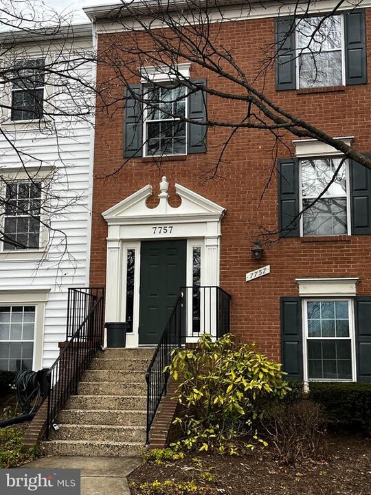 7757 Inversham Dr in Falls Church, VA - Building Photo