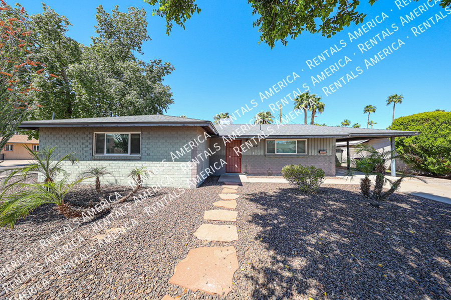 7502 E Minnezona Ave in Scottsdale, AZ - Building Photo