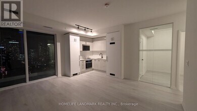 280 Dundas St W in Toronto, ON - Building Photo - Building Photo