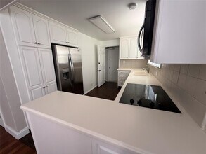 5025 SW 64th Ave in Davie, FL - Building Photo - Building Photo