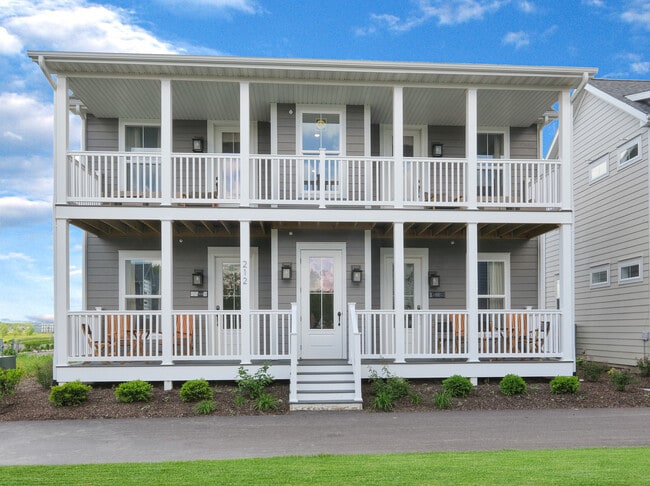 property at 212 Great Loop E Dr