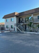 411 S Nimbus Ave, Unit 3 in Clearwater, FL - Building Photo - Building Photo