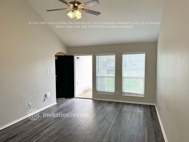 12708 Rio Nueces Ln in Rosharon, TX - Foto de edificio - Building Photo