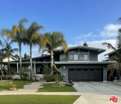 4368 Fairway Dr in Lakewood, CA - Building Photo