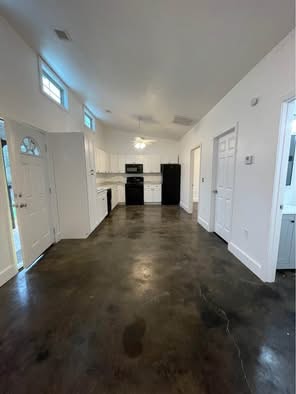 704 W Sunset Dr in Atmore, AL - Foto de edificio - Building Photo