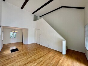 1574 Glenville Dr in Los Angeles, CA - Building Photo - Building Photo