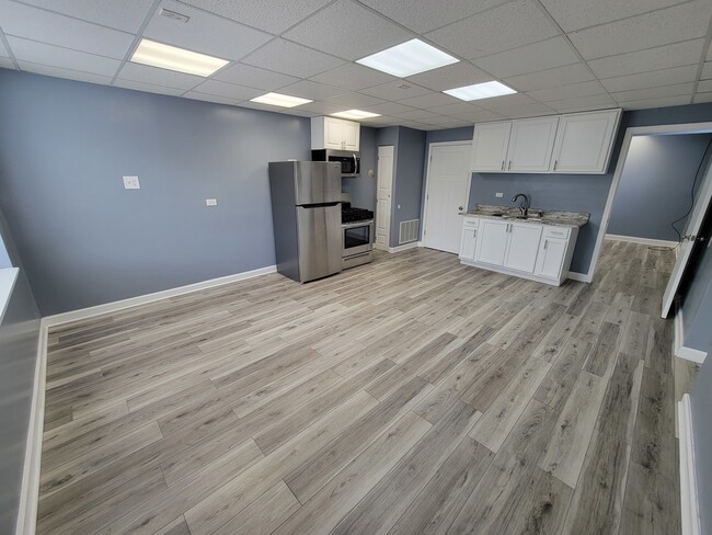 6222 W Addison St in Chicago, IL - Building Photo - Building Photo