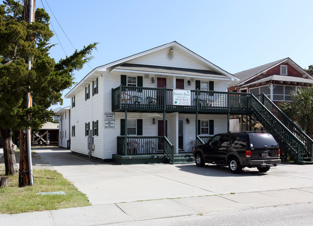 The Shamrock Beach Apartments in North Myrtle Beach, SC - Building Photo