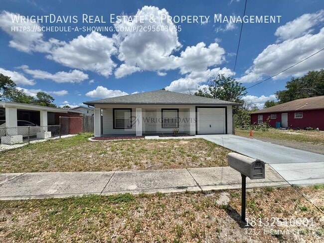 property at 3212 E Emma St