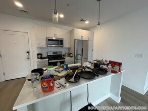 1 Newcomb St in Boston, MA - Building Photo - Building Photo