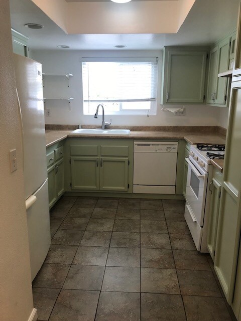 632 Plumer St in Costa Mesa, CA - Building Photo - Building Photo