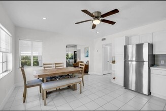 320 Inlet Way in Palm Beach Shores, FL - Building Photo - Building Photo