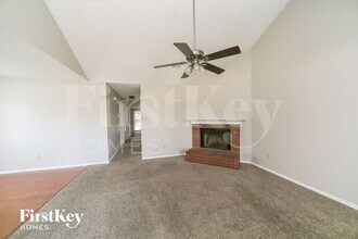 5802 Ashridge Pl in Memphis, TN - Foto de edificio - Building Photo
