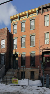 214 Grand St in Jersey City, NJ - Foto de edificio - Building Photo