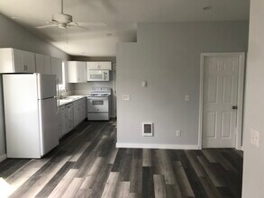 3203 Watson Ave, Unit a in Vancouver, WA - Foto de edificio - Building Photo