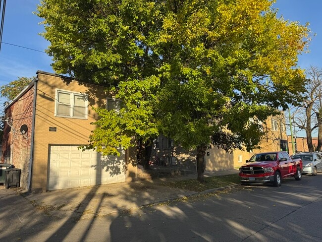 2748 N Kilpatrick Ave in Chicago, IL - Building Photo - Building Photo