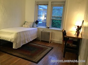 53 Manchester Rd in Brookline, MA - Building Photo - Building Photo