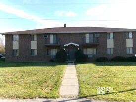 7452 N Granville Rd in Milwaukee, WI - Building Photo