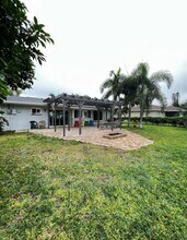 923 SE 32nd St in Cape Coral, FL - Building Photo - Building Photo
